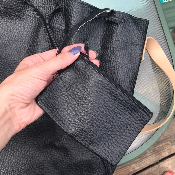 leather cinch bag - Picture 5 of 6